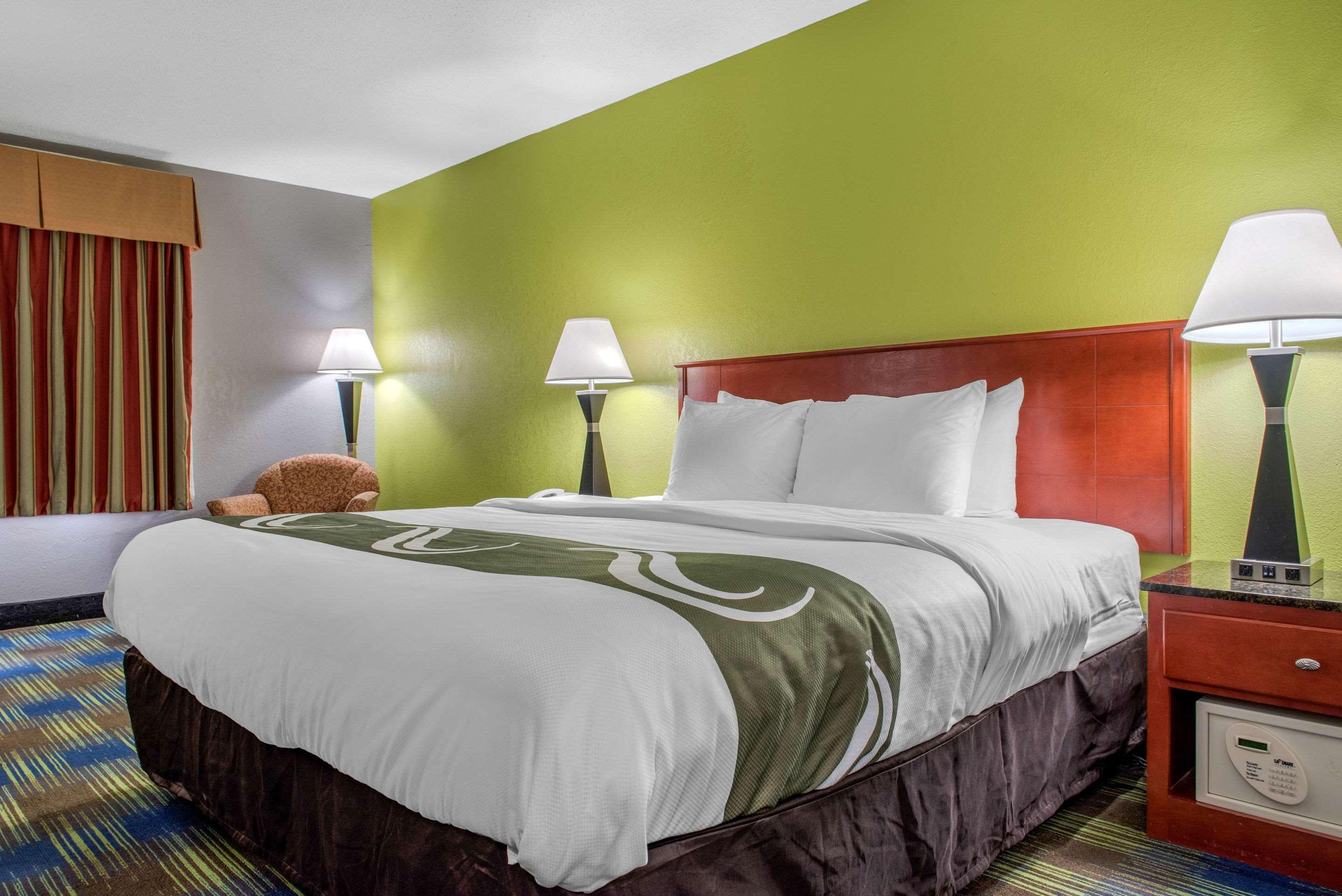 Hotel Quality & West 2*