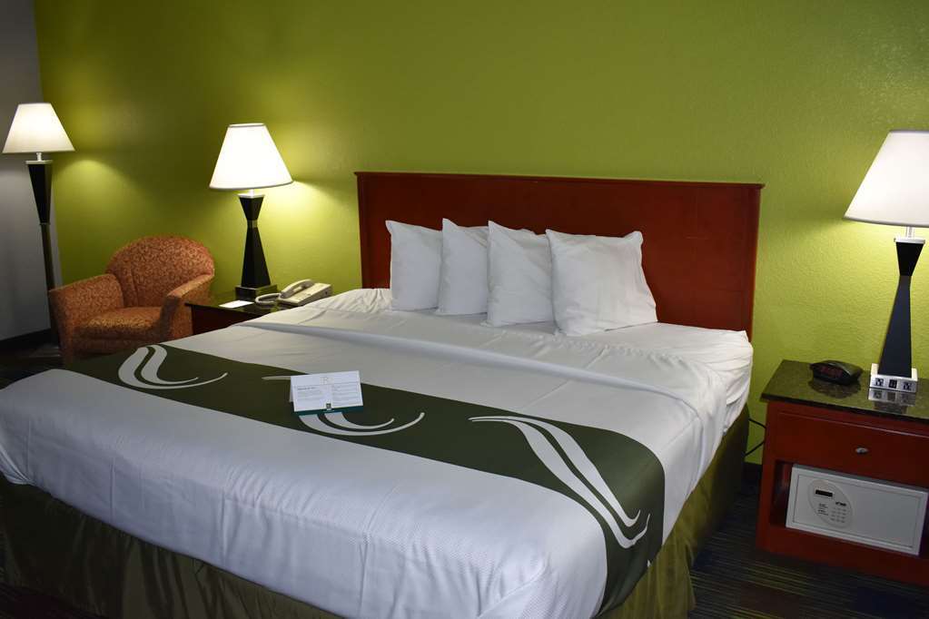 Quality & West Hotel